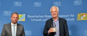 Contech-Geschäftsführer Frank Thurner erhält Bayerischen Ressourceneffizienzpreis 2021 von Staatsminister Thorsten Glauber
